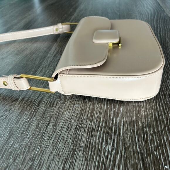 NWOT Madison West Naya Shoulder Bag Taupe Faux Leather Gold Hardware‎ Neutral - Picture 11 of 12